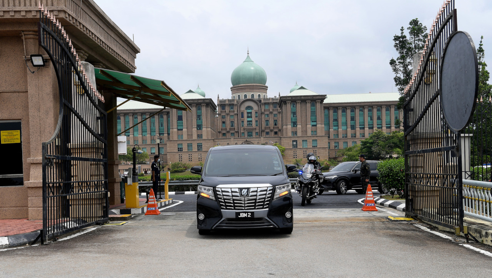 The vehicle carrying the prime minister is seen leaving Perdana Putra in Putrajaya at 2.15pm, August 4, 2021. u00e2u20acu2022 Bernama pic 