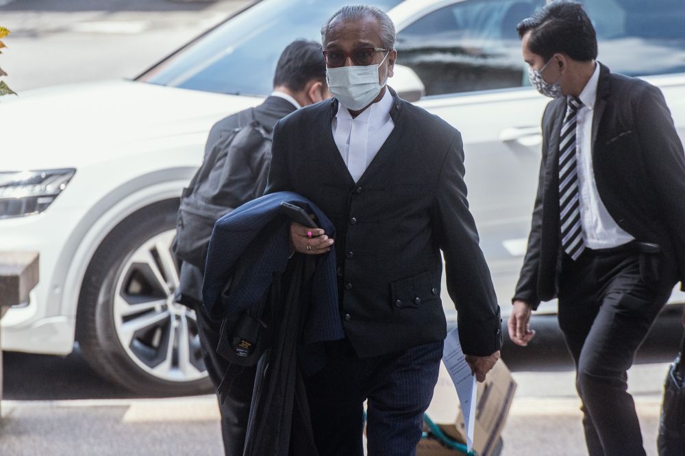 Lawyer Tan Sri Shafee Abdullah today said that new trial dates have been added for the 1MDB trial next year, namely from August 15 to 18, 22 to 25, 29 to 30, September 5 to 8, 12 to 15, 19 to 22, 26 to 29, and October 3 to 6. — Picture by Shafwan Zaidon