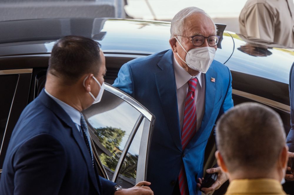Datuk Seri Najib Razak arrives at the Kuala Lumpur High Court August 17, 2021. u00e2u20acu201d Picture by Shafwan Zaidon