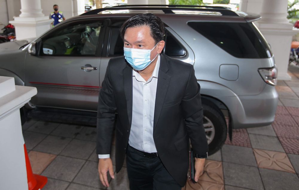 Paul Yong arrives at the Ipoh High Court August 16, 2021. u00e2u20acu201d Picture by Farhan Najib