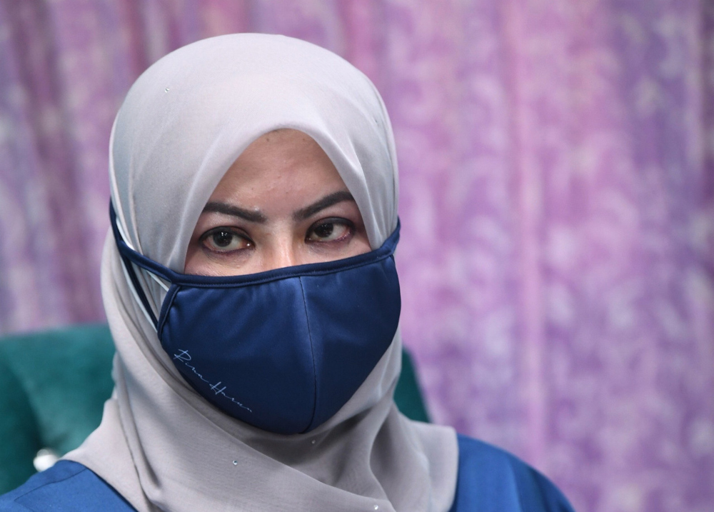 Datuk Seri Rina Mohd Harun at the Poko Sena Childrenu00e2u20acu2122s Home in Kedah, August 13, 2021. u00e2u20acu201d Bernama pic 