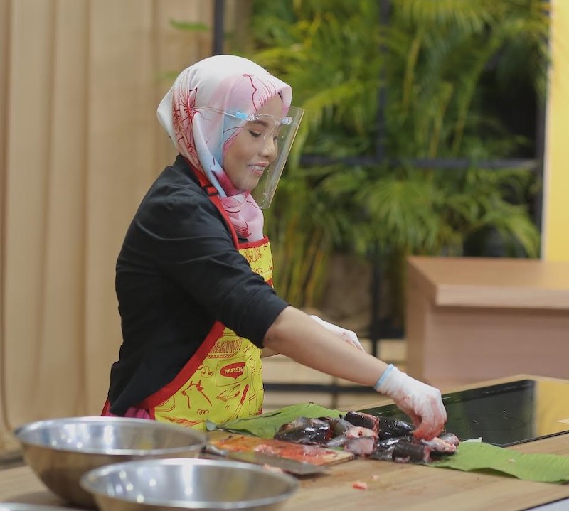 Before joining the TV show, Miza was always dependent on her husband to accompany her and to make important decisions. — Picture via MAGGI Malaysia