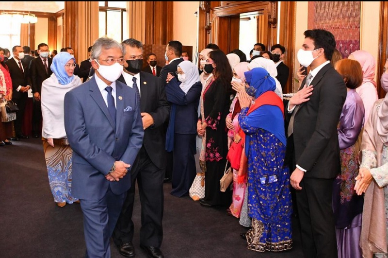 Yang di-Pertuan Agong Al-Sultan Abdullah Riu00e2u20acu2122ayatuddin Al-Mustafa Billah Shah and Raja Permaisuri Agong Tunku Hajah Azizah Aminah Maimunah Iskandariah during their visit to the Malaysian High Commission in Belgrave Square, London September 25, 2021. u00e2u20acu201d 