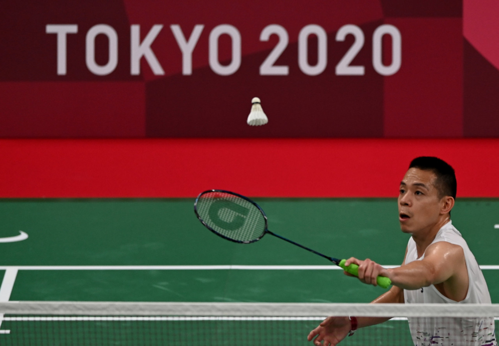 National para-badminton player Cheah Liek Hou in action against his opponent from Japan, Imai Taiyo during the Tokyo 2020 Paralympic Games held at the Yoyogi National Stadium, September 3, 2021. u00e2u20acu201d Bernama pic 