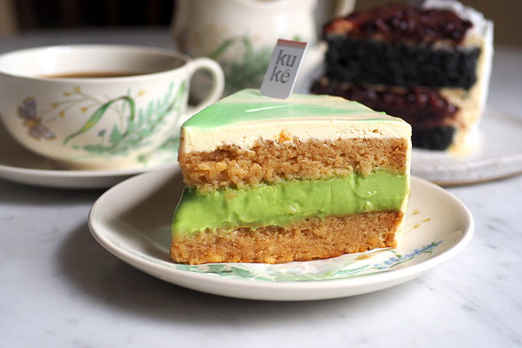 If you love a voluptuous creme caramel, this Pandan Creme Brulee with its soft wobbly texture will make you happy.