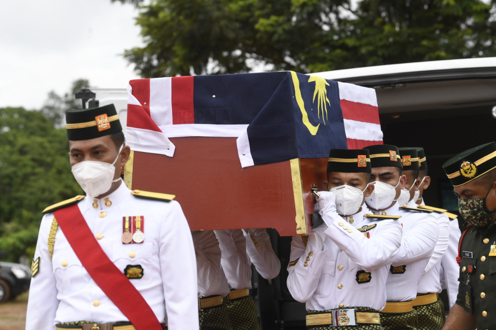 The remains of Lance Corporal Mohamad Azrin Mohamad Isa arrives at the Kampung Pinang Dalam Islamic Cemetery in Sungai Petani, September 2, 2021. u00e2u20acu201d Bernama pic 