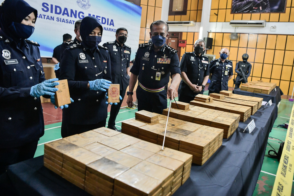 Bukit Aman Narcotics Criminal Investigation Department (JSJN) director Datuk Razarudin Husain with the seized drugs worth RM34.1 million during a press conference at Seberang Perai Tengah district police headquarters, September 9, 2021. u00e2u20acu201d Bernama pic 