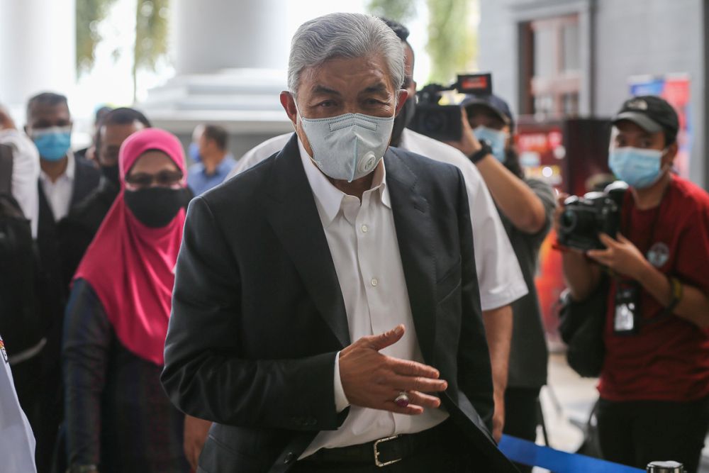Datuk Seri Ahmad Zahid Hamidi arrives at the Kuala Lumpur High Court September 13, 2021. u00e2u20acu201d Picture by Yusof Mat Isa