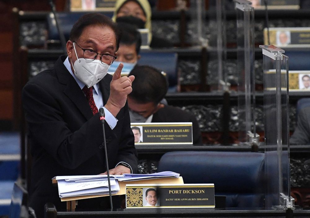 Opposition Leader Datuk Seri Anwar Ibrahim addresses members of Parliament in Kuala Lumpur September 28, 2021. u00e2u20acu201d Bernama pic