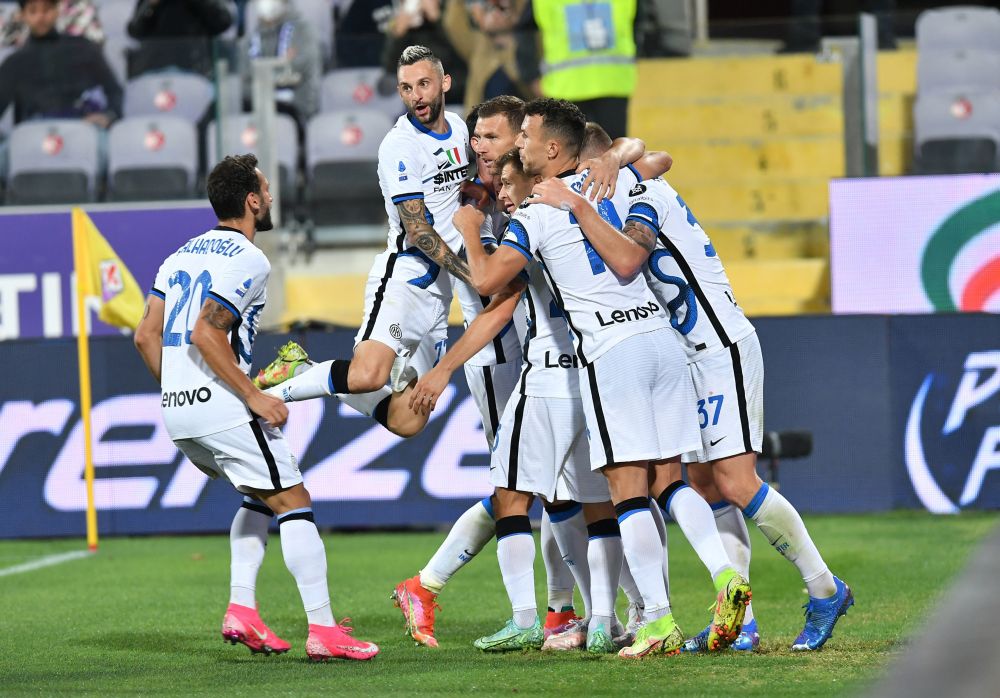 Inter Milan's Edin Dzeko celebrates scoring their second goal against Fiorentina with teammates at Stadio Artemio Franchi, Florence September 21, 2021. u00e2u20acu201d Reuters pic