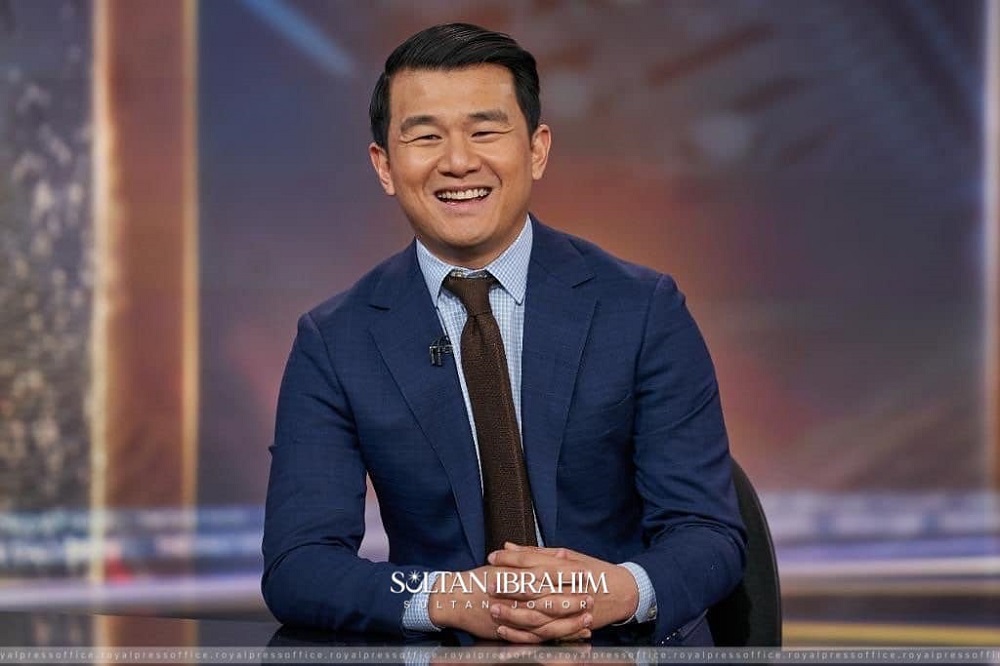 US-based comedian and actor Ronnie Chieng rocketed to cinematic fame when he was cast in u00e2u20acu02dcCrazy Rich Asiansu00e2u20acu2122 alongside fellow Malaysians Tan Sri Michelle Yeoh and Henry Golding. u00e2u20acu2022 Picture via Facebook/ Sultan Ibrahim Sultan Iskandar