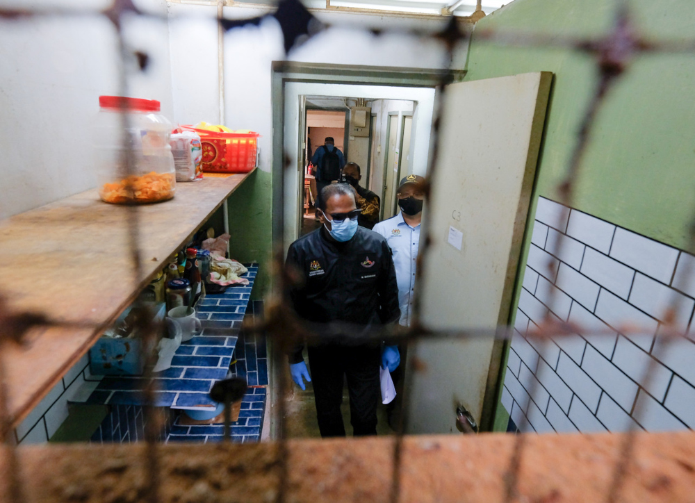 Human Resources Minister Datuk Seri M. Saravanan inspects the foreign workersu00e2u20acu2122 hostel during a compliance operation at a farm in Ringlet in Cameron Highlands, September 9, 2021. u00e2u20acu201d Bernama pic 