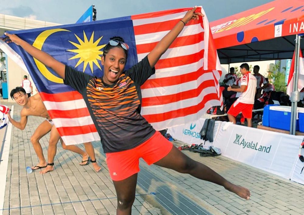 Pavinya after competing as part of the underwater hockey team at the 2019 SEA Games at the Philippines, then aged 18. — Picture courtesy of R. Pavinya
