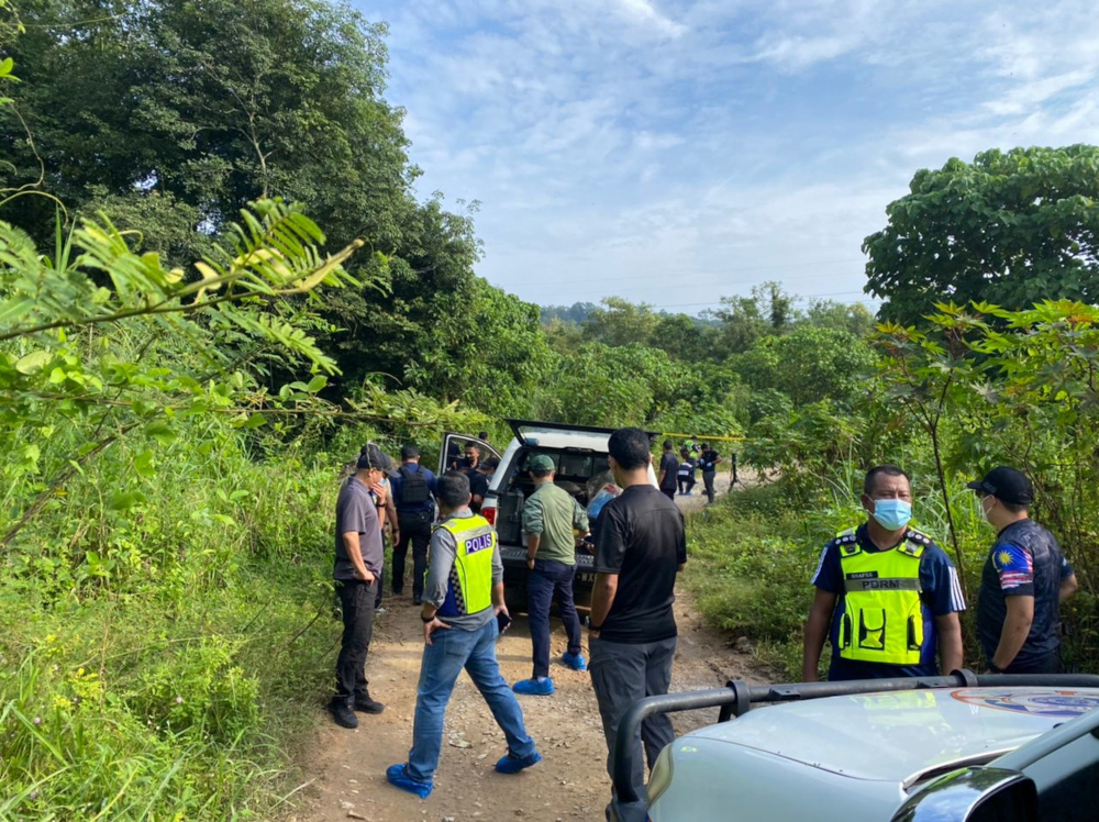 Police at the scene of the shootout in Kubang Semang in Penang, September 16, 2021. u00e2u20acu201d Picture courtesy of Penang Police