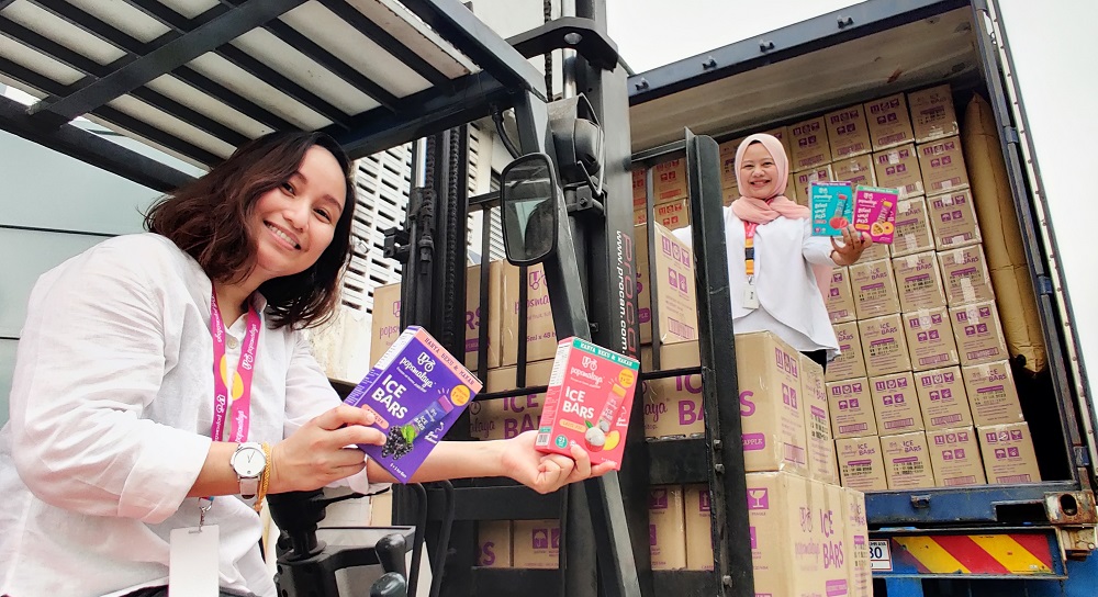 Pops Malaya co-founder Rose Yasmin Abdul Karim (right) and business partner Zuraini Zulkifli have benefited from being a part of Petronas Dagangan Berhad (PDB) Local Entrepreneurship Programme. u00e2u20acu2022 Picture courtesy of PDB