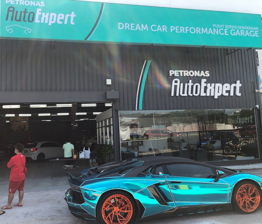 Petronas AutoExpert Dream Car Performance Garage. ― Picture courtesy of PDB