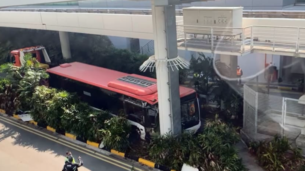 SBS Transit said that bus service 27 was exiting the basement of Terminal 3 towards Terminal 1 of Changi Airport when it mounted a kerb. u00e2u20acu2022 CNA screenshot via TODAY 