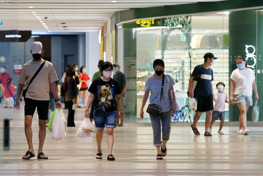 On September 23, 2021, there were 1,491 new locally transmitted cases recorded, of which 1,218 were in the community and 273 were migrant workers staying at dormitories. u00e2u20acu2022 TODAY pic