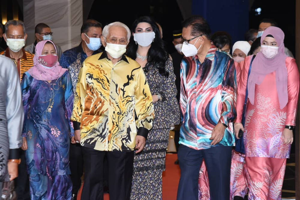 Sarawak Governor Tun Abdul Taib Mahmud (centre) on arrival for the Malaysia Day celebration at the Sarawak State Assembly Complex, September 16, 2021. u00e2u20acu201d Picture by the State Information Departmentnn