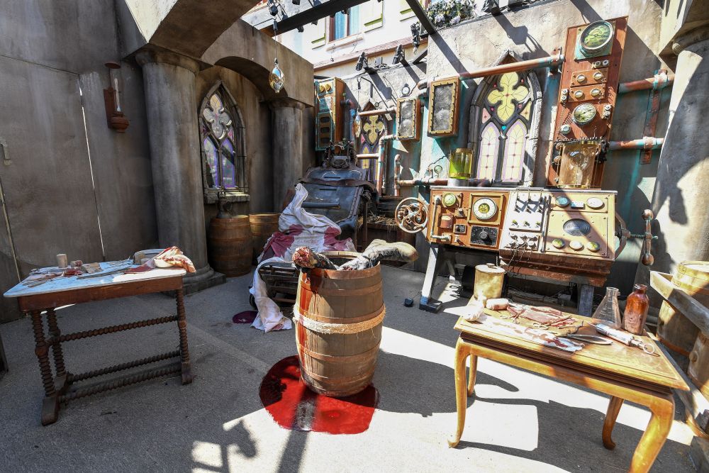 A general view of the laboratory part of u00e2u20acu02dcThe Bride of Frankensteinu00e2u20acu2122 maze set up for Halloween Horror Nights at Universal Studios Hollywood in Universal City, California. u00e2u20acu201d AFP pic
