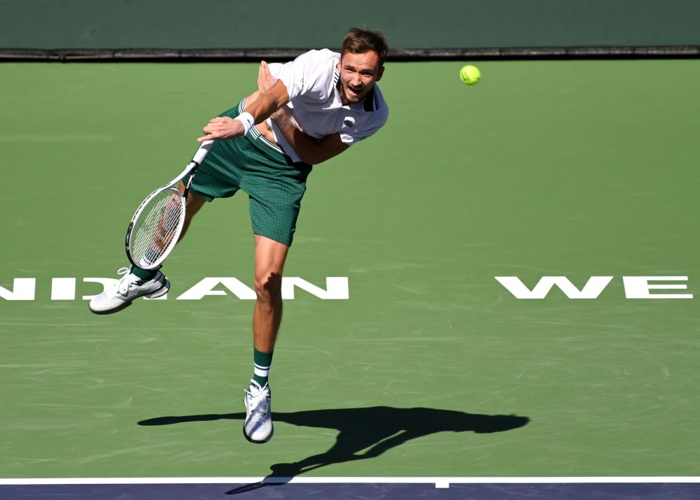 Daniil Medvedev serves against Grigor Dimitrov in his fourth round match during the BNP Paribas Open at the Indian Wells Tennis Garden October 13, 2021. u00e2u20acu201d Reuters picnn
