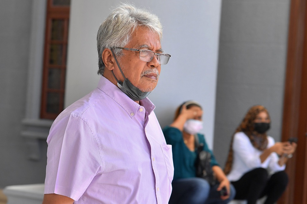 Blogger Aspan Alias at the Sessions Court in Kuala Lumpur October 11, 2021. u00e2u20acu201d Bernama pic