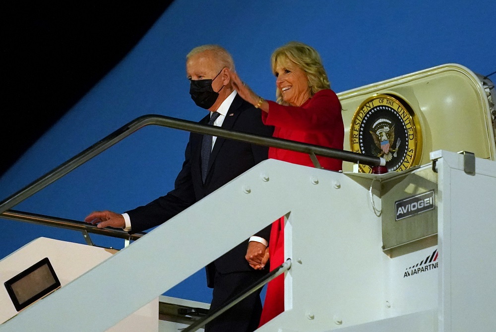 US President Joe Biden and First Lady Jill Biden arrive at Fiumicino airport to attend the G20 summit of world leaders and meet Pope Francis at the Vatican ahead of the president's trip to Glasgow for COP26, near Rome, Italy October 29, 2021. u00e2u20acu2022 Reuters 