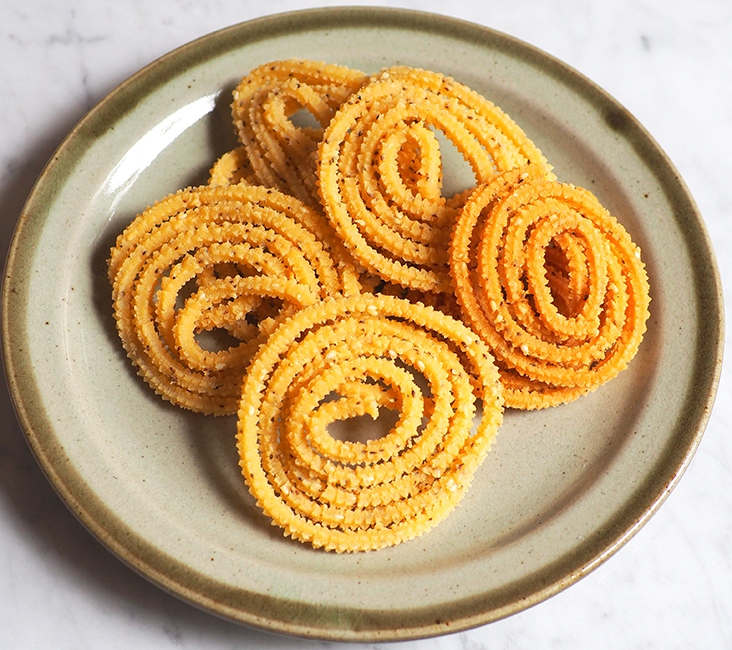 For Deepavali, you can crunch down on their homemade 'murukku'.