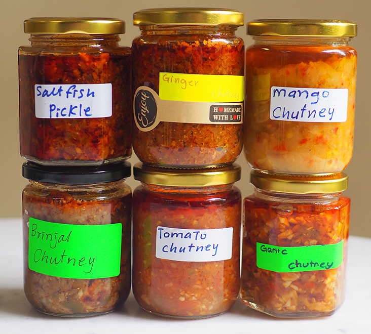 The chutneys are all labelled for you to find which one to eat with your meal.