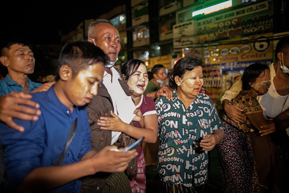 People react outside Insein prison as Myanmar's Junta releases prisoners including people that protested against the military coup, in Yangon, Myanmar October 18, 2021. u00e2u20acu2022 Reuters pic
