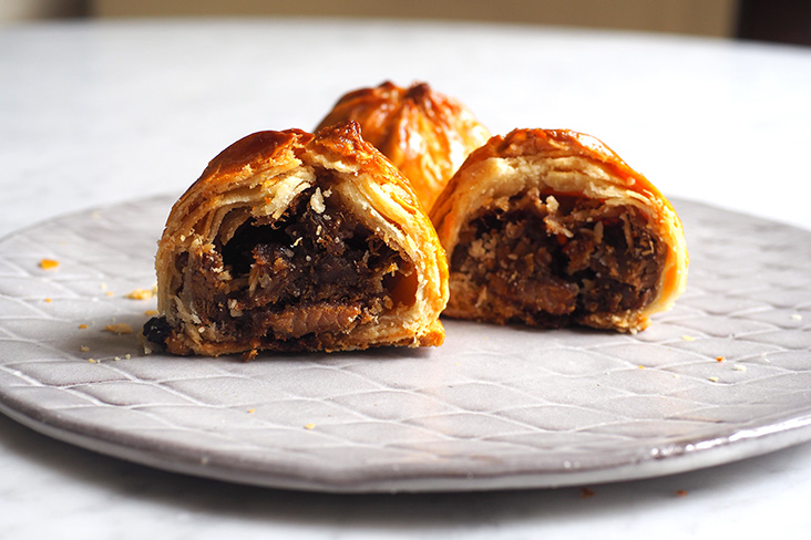 Their ‘siu bao’ has lovely flaky layers with a not too sweet meat filling 