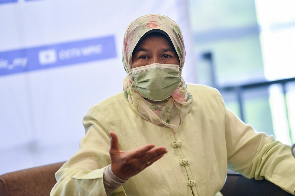 Minister of Plantation Industries and Commodities Datuk Zuraida Kamaruddin speaks during a media conference after launching 'Malaysia Family: Agricommodity Week 2021 in Putrajaya October 27, 2021. u00e2u20acu2022 Bernama pic
