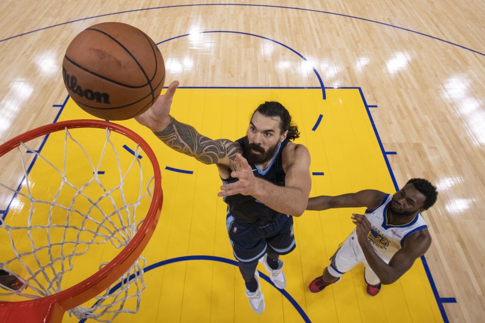 Memphis Grizzlies centre Steven Adams (4) shoots the basketball against Golden State Warriors forward Andrew Wiggins (22) during the first half at Chase Centre, San Francisco October 28, 2021. u00e2u20acu201d Reuters picnn