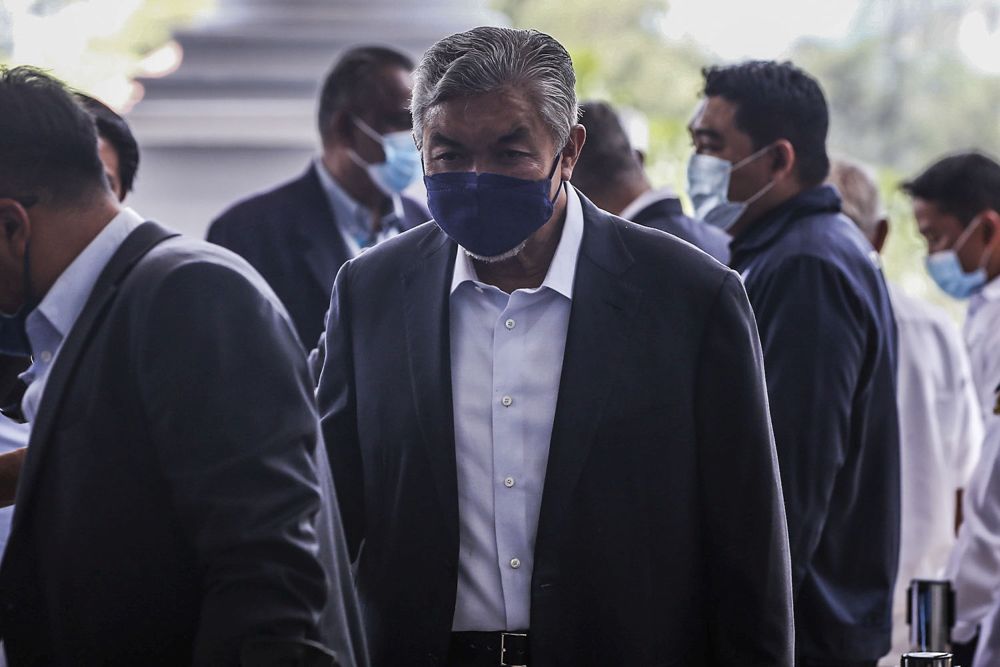 Datuk Seri Ahmad Zahid Hamidi arrives at the Kuala Lumpur High Court October 11, 2021. u00e2u20acu201d Picture by Hari Anggara