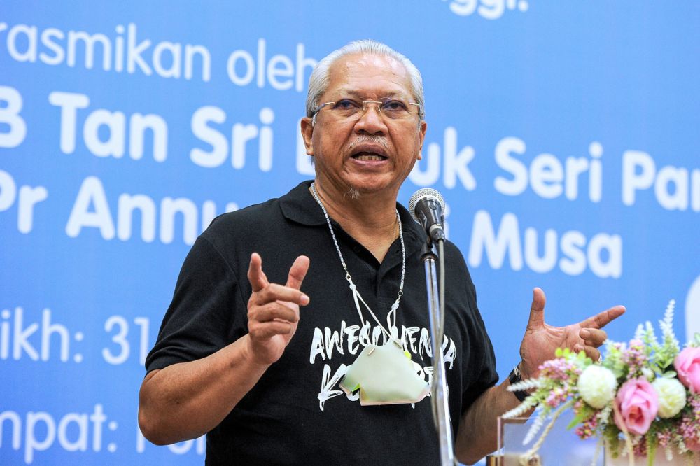 Communications and Multimedia Minister Tan Sri Annuar Musa delivers a speech at the Kota Bharu Polytechnic in Kok Lanas, Kota Bharu October 31, 2021. u00e2u20acu201d Bernama pic