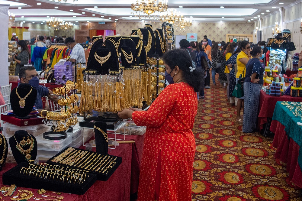 Besides Klang and Brickfields, people also went to the Indian Fashionedge 4.0 Deepavali Edition carnival in Subang Jaya. ― Picture by Shafwan Zaidon
