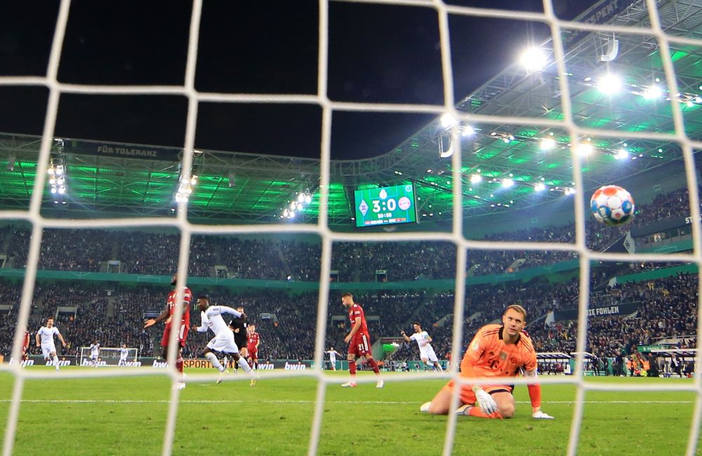 Borussia Moenchengladbach's Breel Embolo scores their fourth goal past Bayern Munich's Manuel Neuer at Borussia-Park, Moenchengladbach October 27, 2021. u00e2u20acu2022 Reuters pic