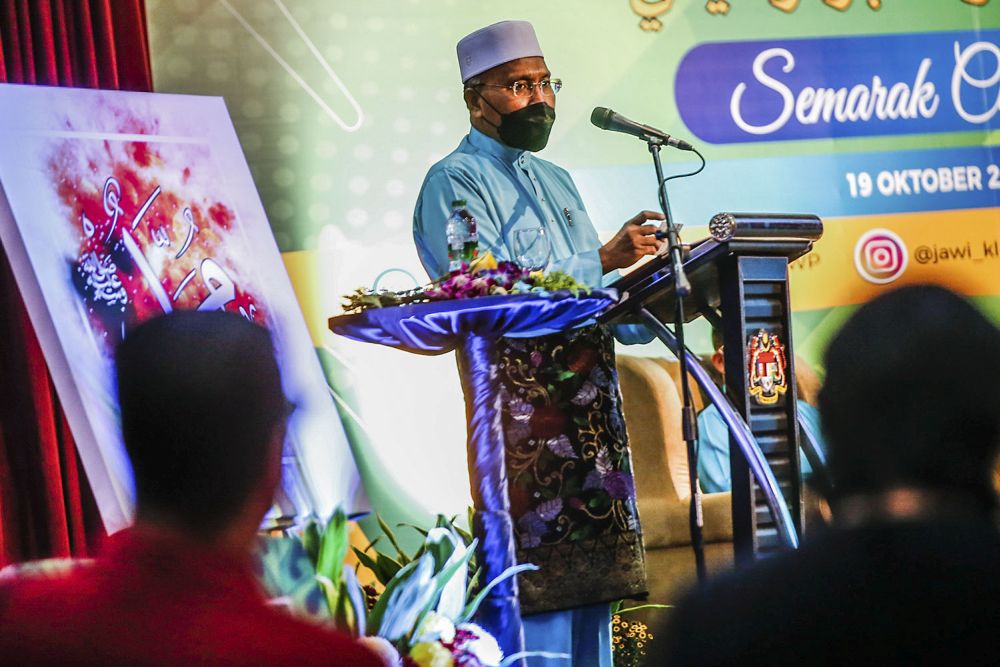 Minister in Prime Minister's Department (Religious Affairs) Idris Ahmad gives a speech at the Wilayah Mosque in Kuala Lumpur October 19, 2021. u00e2u20acu2022 Picture by Hari Anggarann