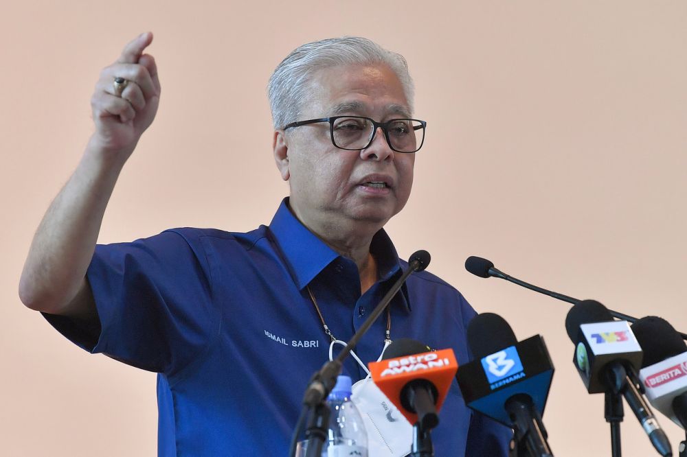 Prime Minister Datuk Ismail Sabri Yaakob addresses members of the media at the Bera district police headquarters in Pahang October 17, 2021. u00e2u20acu201d Bernama picnn