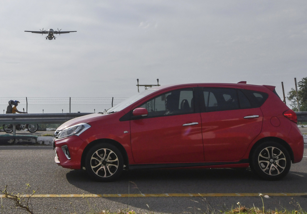 A Firefly jet is seen making a landing at the Sultan Ismail Petra Airport in Pengkalan Chepa, Kelantan, October 11, 2021. u00e2u20acu201d Bernama pic 