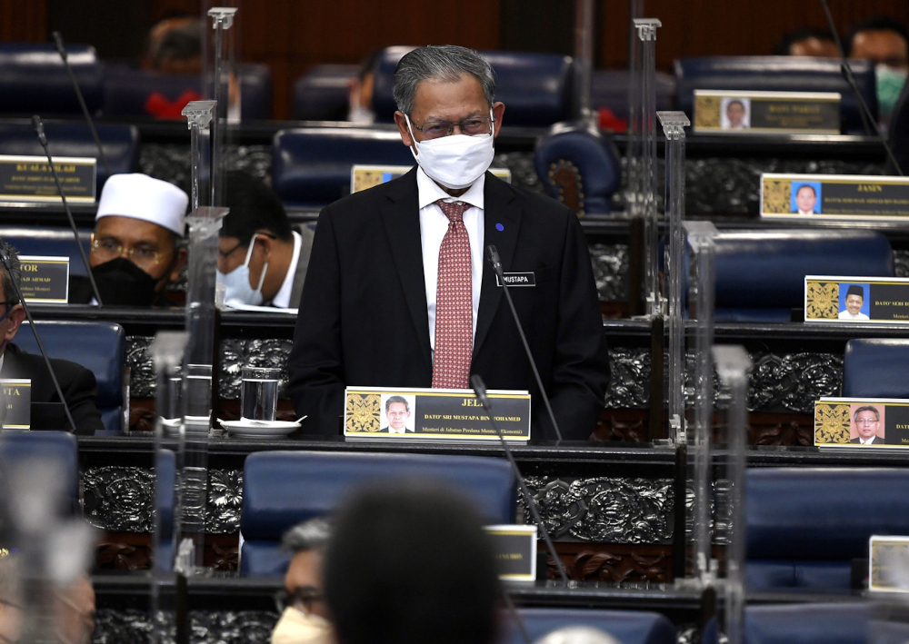 Datuk Seri Mustapa Mohamed speaks during the 12th Malaysia Plan winding-up debate at Parliament, October 7, 2021. u00e2u20acu201d Bernama pic 