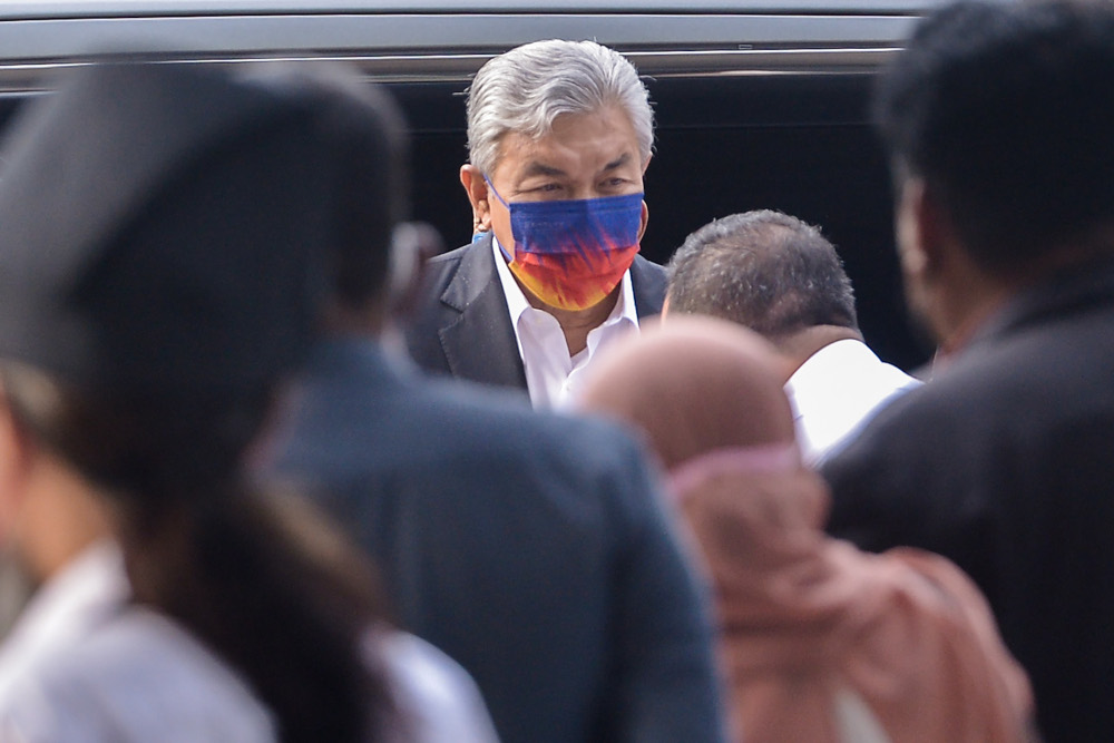 Datuk Seri Ahmad Zahid Hamidi arriving at the Kuala Lumpur High Court, October 5, 2021. u00e2u20acu201d Picture by Miera Zulyana