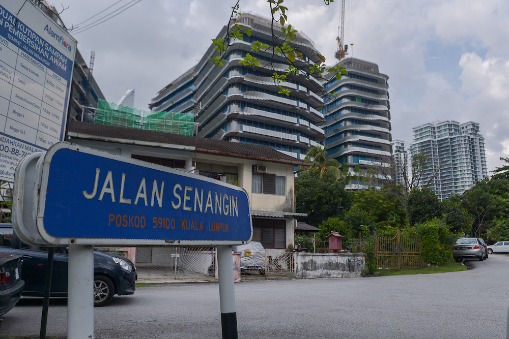 The residents on Jalan Senangin are concerned about the realigning of a property boundary by TNB. u00e2u20acu201d Picture by Miera Zulyana