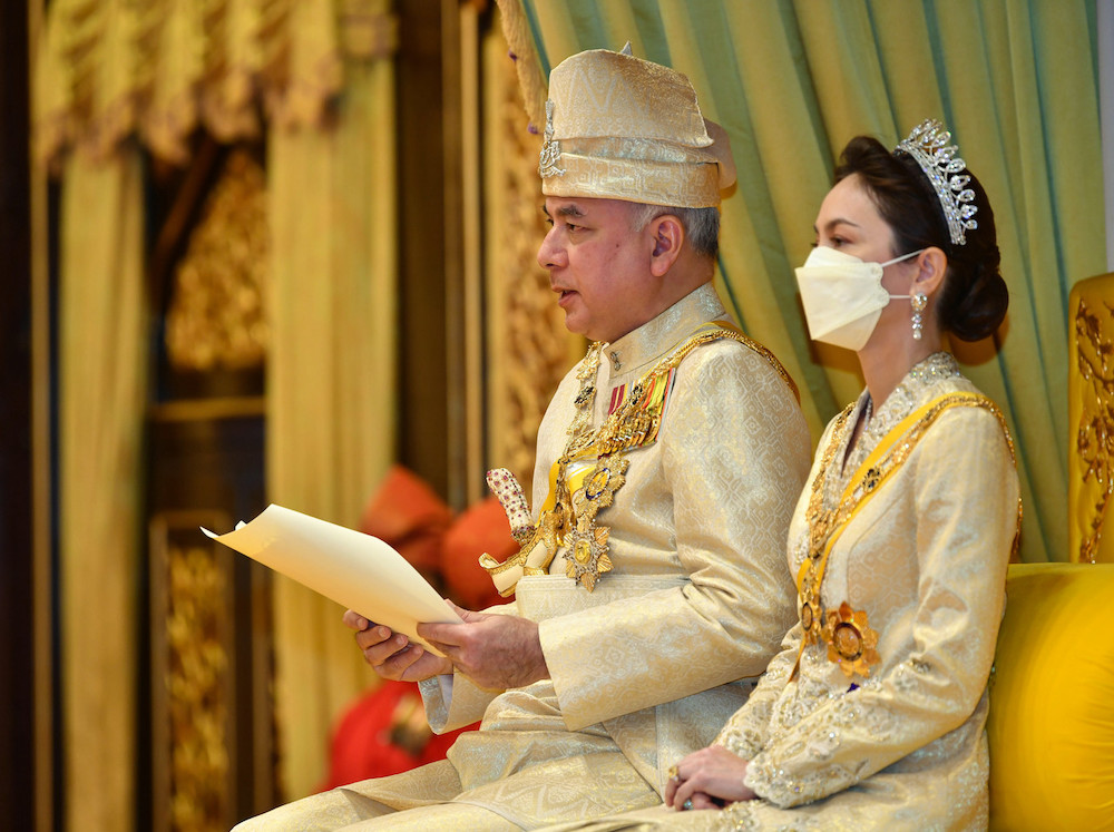 Sultan Nazrin Shah speaks at the investiture ceremony for state awards and medals, held in conjunction with his 65th birthday celebration at Istana Iskandariah, Kuala Kangsar November 14, 2021. u00e2u20acu201d Bernama pic