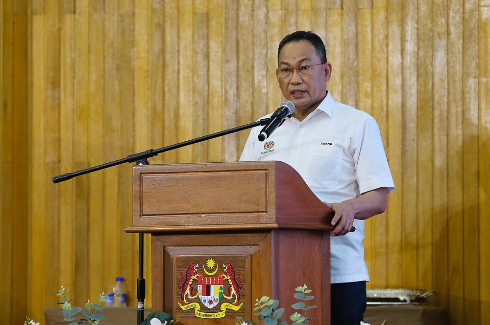 Deputy Human Resources Minister Datuk Awang Hashim delivers his keynote address during the launch of the TVET Centre for Instructor and Advanced Skill Training in Shah Alam November 9, 2021. u00e2u20acu201d Picture by Yusof Mat Isa