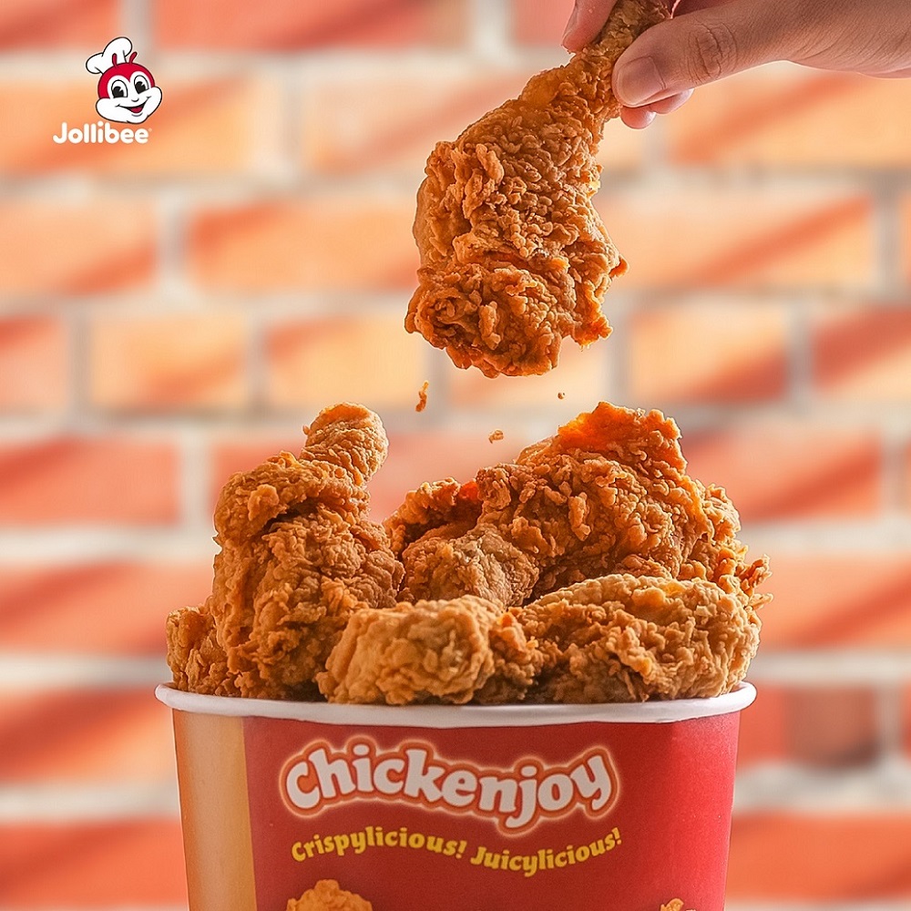 In January 2022, you can relish Jollibeeu00e2u20acu2122s famed Chickenjoy with its crispy exterior and marinated juicy meat. u00e2u20acu201d Picture courtesy of Jollibee Malaysia