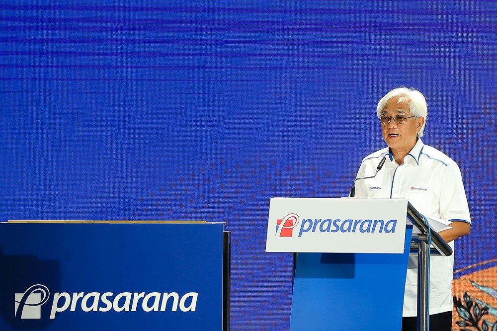 Prasarana Chairman Tan Sri Jamaludin Ibrahim delivers his speech during the launch of the ‘Keluarga Malaysia Travel Pass’ by Prasarana Malaysia Berhad at KL Sentral in Kuala Lumpur November 22, 2021. 