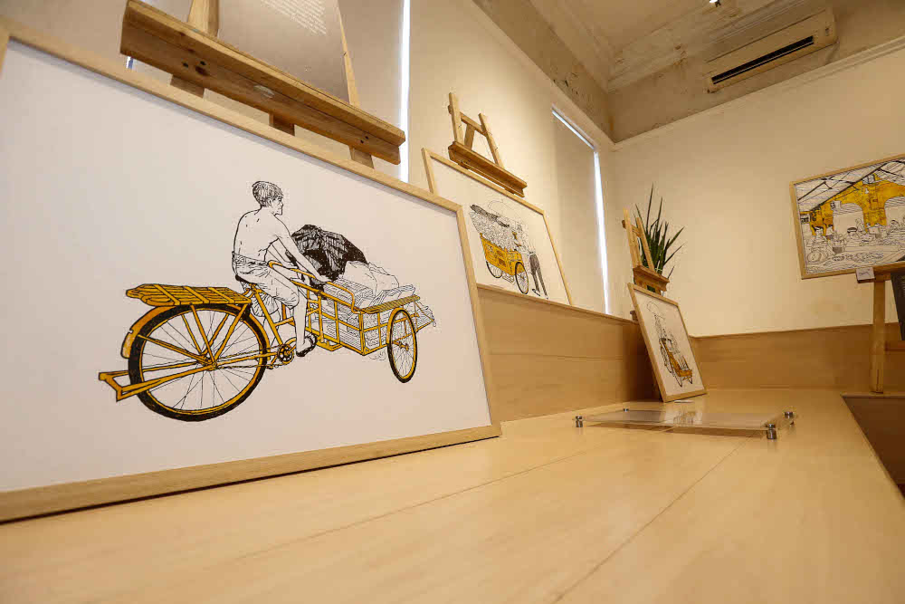 Lefty Julian showing his ‘Sama Sama George Town, A Multicultural Art Journey Exhibition’ in conjunction with the George Town Festival in Penang November 26, 2021. — Picture by Sayuti Zainudin