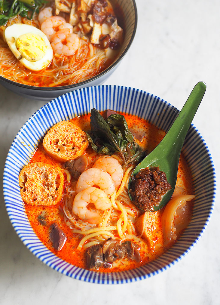 The weekend just got better with their tasty white curry mee