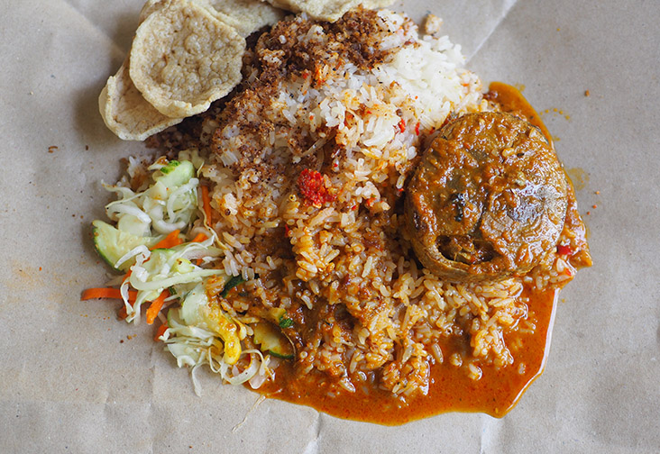 The 'nasi dagang' has softer grains and is delicious paired with their 'gulai ikan tongkol'